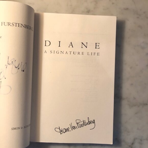 Autographed!! DIANE VON FURSTENBERG "Diane A Signature Life" Softback Bo… - Picture 7 of 10